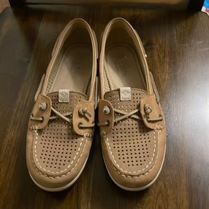 Tan Sperry